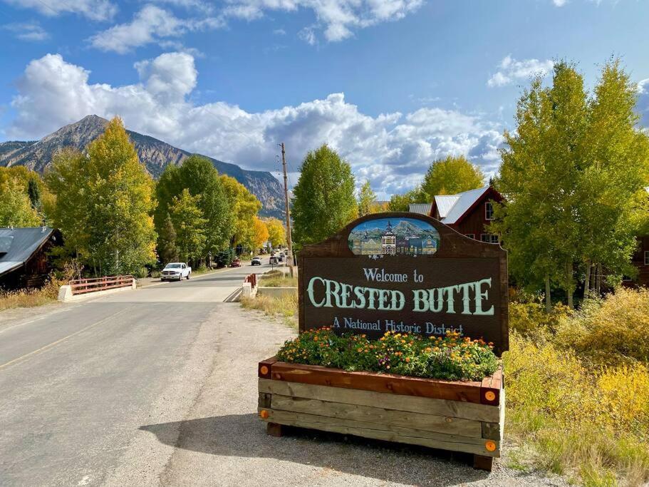 Mt Cb Mountain Side With King Bed, Hot Tub, Pool & Kitchen! Crested Butte Bagian luar foto
