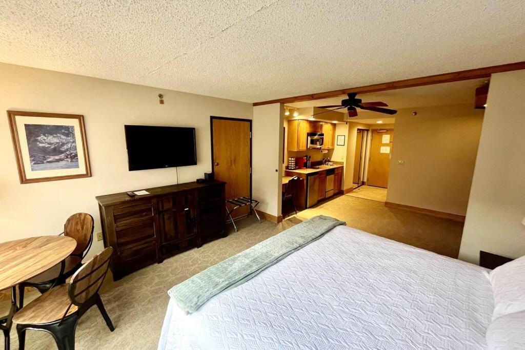 Mt Cb Mountain Side With King Bed, Hot Tub, Pool & Kitchen! Crested Butte Bagian luar foto