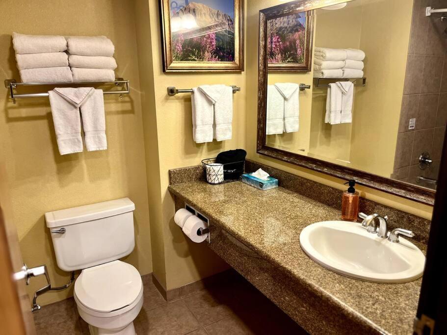 Mt Cb Mountain Side With King Bed, Hot Tub, Pool & Kitchen! Crested Butte Bagian luar foto