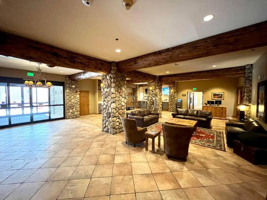 Mt Cb Mountain Side With King Bed, Hot Tub, Pool & Kitchen! Crested Butte Bagian luar foto